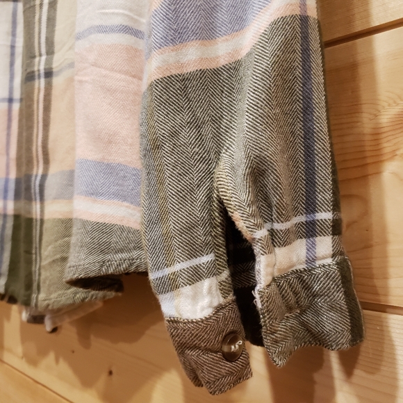 Point Zero Light Button-down - Picture 5 of 11